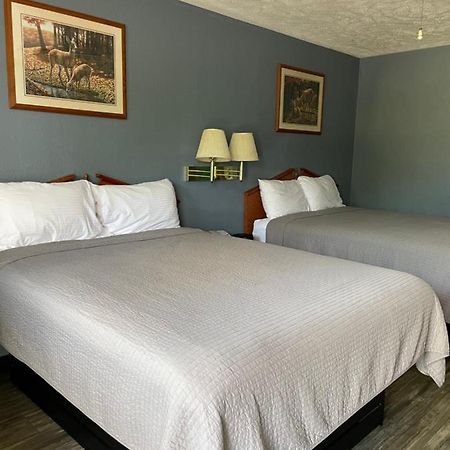 Deerfield Inn Adamsville Екстер'єр фото
