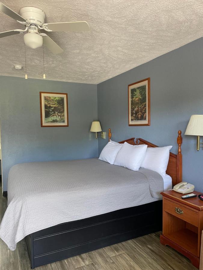 Deerfield Inn Adamsville Екстер'єр фото