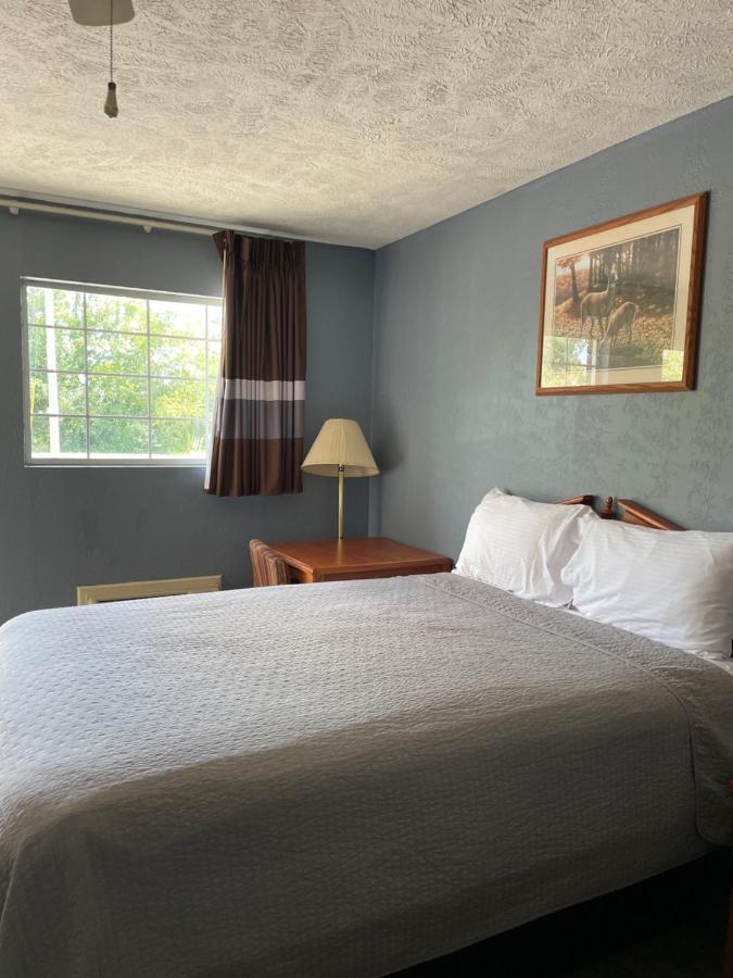 Deerfield Inn Adamsville Екстер'єр фото