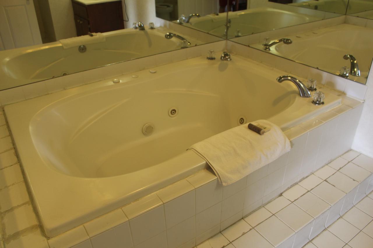 Deerfield Inn Adamsville Екстер'єр фото